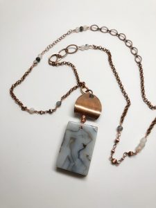 Copper chain necklace with agate pendant